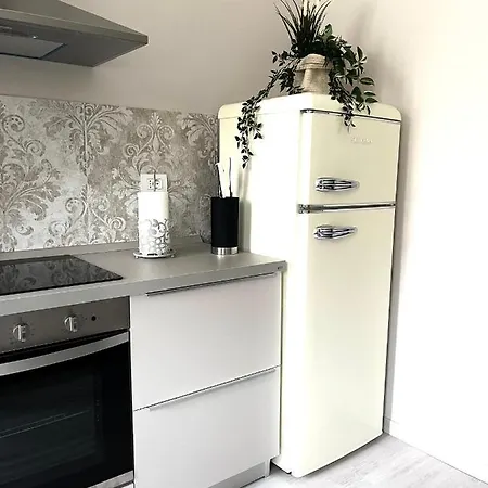 Maison Del Ducato Correggio Apartamento *